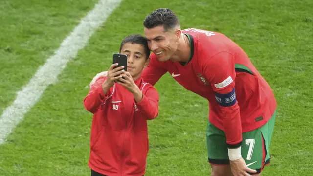 Euro 2024: UEFA Hukum Bocah yang Selfie dengan CR7